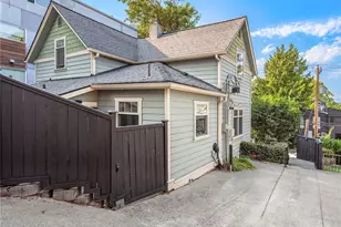 43 W Etruria, Seattle, WA 98119 - Photo 25