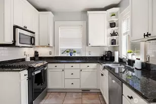 43 W Etruria, Seattle, WA 98119 - Photo 7