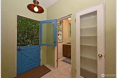 4810 54th Avenue SW, Seattle, WA 98116 - Photo 9