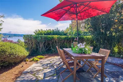8337 E Mercer Way, Mercer Island, WA 98040 - Photo 3