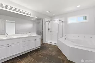24312 Main Dr, Sammamish, WA 98074 - Photo 29
