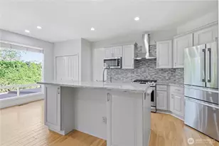 24312 Main Dr, Sammamish, WA 98074 - Photo 11