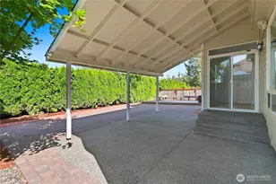 24312 Main Dr, Sammamish, WA 98074 - Photo 37