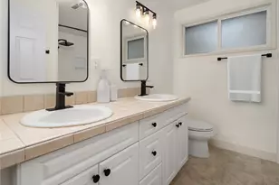 732 NE Roswell Dr, Bremerton, WA 98310 - Photo 17