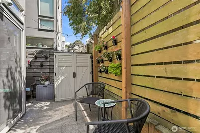 310 21st Avenue #B, Seattle, WA 98122 - Photo 23