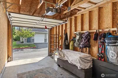 2034 Newport Way NW #11-1, Issaquah, WA 98027 - Photo 23