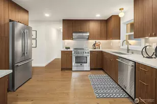 4331 NE 57th St, Seattle, WA 98105 - Photo 5