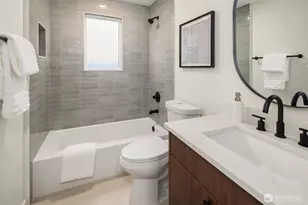 4331 NE 57th St, Seattle, WA 98105 - Photo 15