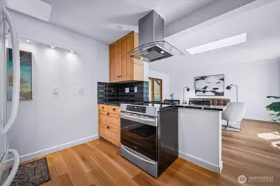 14346 Interlake Avenue N, Seattle, WA 98133 - Photo 7