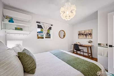 14346 Interlake Avenue N, Seattle, WA 98133 - Photo 17