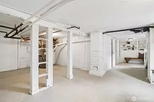 1009 W Crockett St, Seattle, WA 98119 - Photo 27