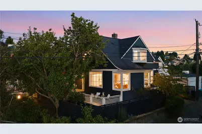 1009 W Crockett Street, Seattle, WA 98119 - Photo 1