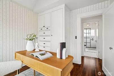 1009 W Crockett Street, Seattle, WA 98119 - Photo 23