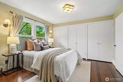 1009 W Crockett Street, Seattle, WA 98119 - Photo 19