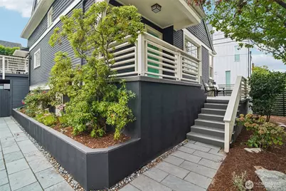 1009 W Crockett Street, Seattle, WA 98119 - Photo 3
