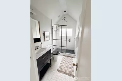 1009 W Crockett Street, Seattle, WA 98119 - Photo 21