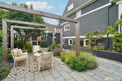 1009 W Crockett Street, Seattle, WA 98119 - Photo 31