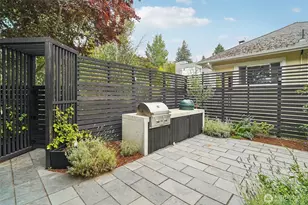 1009 W Crockett St, Seattle, WA 98119 - Photo 33