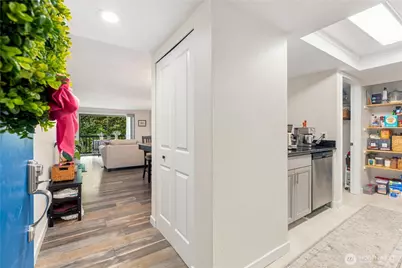 701 SW 5th Court #B301, Renton, WA 98057 - Photo 7