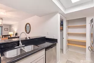 701 SW 5th Ct, Renton, WA 98057 - Photo 9