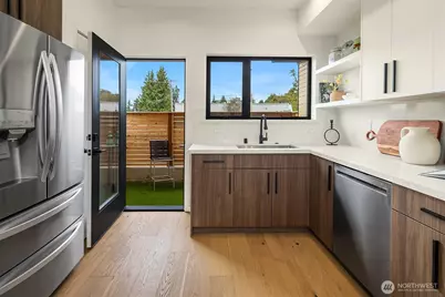 5253 California Avenue SW #B, Seattle, WA 98136 - Photo 9