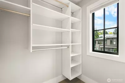 10402 NE 15th Street, Bellevue, WA 98004 - Photo 23