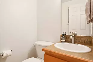 8509 Midvale Ave N, Seattle, WA 98103 - Photo 13