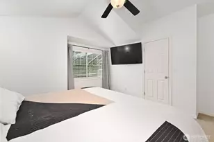 8509 Midvale Ave N, Seattle, WA 98103 - Photo 17