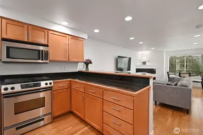 8509 Midvale Avenue N #C, Seattle, WA 98103 - Photo 7