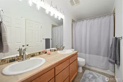 8509 Midvale Avenue N #C, Seattle, WA 98103 - Photo 19