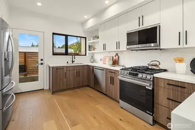 5253 California Avenue SW #F, Seattle, WA 98136 - Photo 9