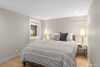 4124 Burke Avenue N, Seattle, WA 98103 - Photo 29