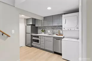 4124 Burke Ave N, Seattle, WA 98103 - Photo 27