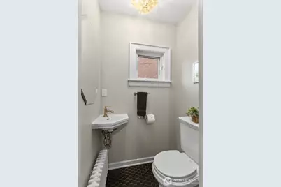 4124 Burke Avenue N, Seattle, WA 98103 - Photo 7