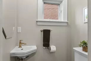 4124 Burke Ave N, Seattle, WA 98103 - Photo 7