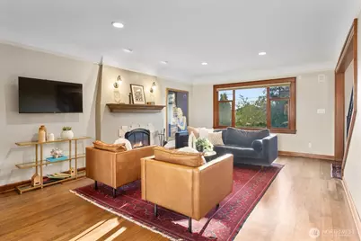 4124 Burke Avenue N, Seattle, WA 98103 - Photo 5