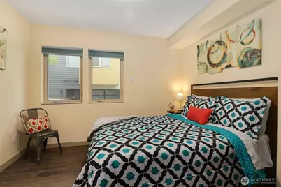709 15th Avenue #B, Seattle, WA 98122 - Photo 3