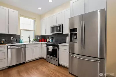 709 15th Avenue #B, Seattle, WA 98122 - Photo 5
