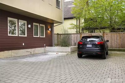 709 15th Avenue #B, Seattle, WA 98122 - Photo 15