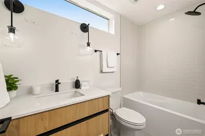 3819 C Fremont Avenue N, Seattle, WA 98103 - Photo 19