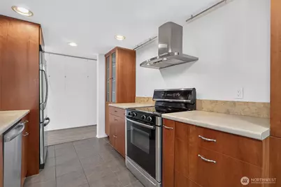 3608 26th Place W #301, Seattle, WA 98199 - Photo 19
