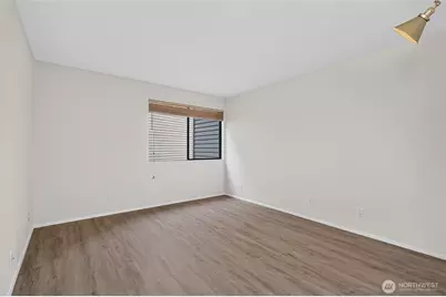 3608 26th Place W #301, Seattle, WA 98199 - Photo 31