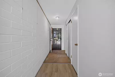 3608 26th Place W #301, Seattle, WA 98199 - Photo 5