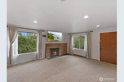 4631 47th Avenue S, Seattle, WA 98118 - Photo 3