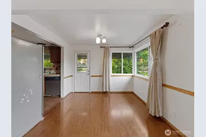 4631 47th Avenue S, Seattle, WA 98118 - Photo 5