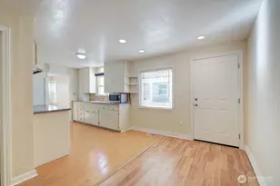 1210 NE 95th St, Seattle, WA 98115 - Photo 11