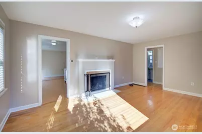 1210 NE 95th Street, Seattle, WA 98115 - Photo 5