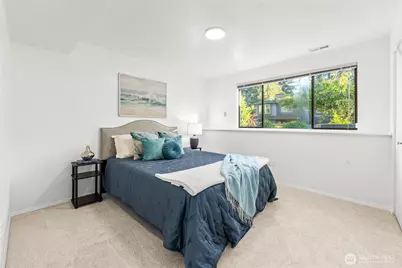 18001 NE 10th Street, Bellevue, WA 98008 - Photo 25