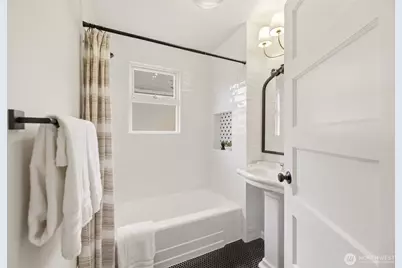 2018 Oakes Avenue, Everett, WA 98201 - Photo 13
