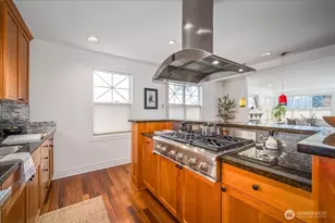 518 Prospect St, Seattle, WA 98109 - Photo 11